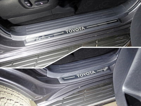 Toyota Land Cruiser 150 Prado 2017-Накладки на пластиковые пороги (лист зеркальный надпись Toyota) 4шт
